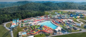 2 Min to Dollywood!  5 min To Pigeon Forge! Come check us out!!!