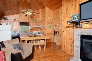 Smart TV, fireplace, DVD player, stereo