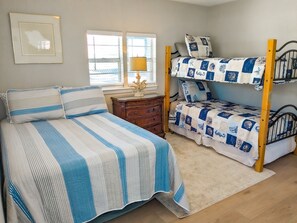 3 bedrooms, free WiFi, bed sheets, wheelchair access
