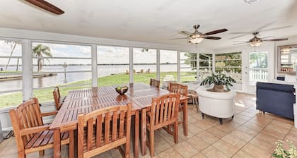 Open Water Home with lots of dolphin and manatee sightings. Boat docking.