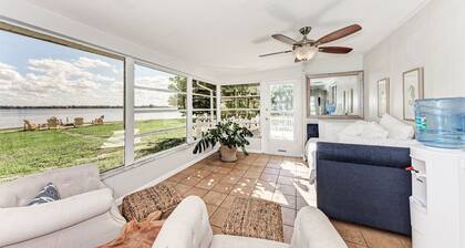 Open Water Home with lots of dolphin and manatee sightings. Boat docking.