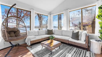 TV, fireplace, offices