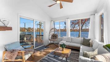 TV, fireplace, offices