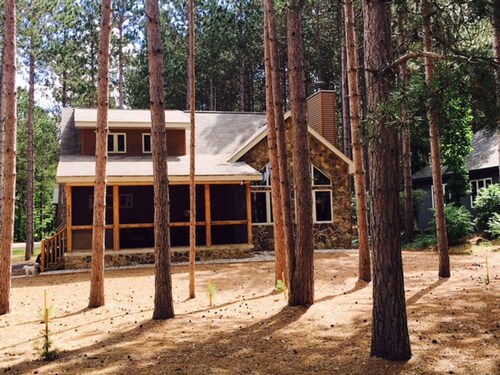 Beautiful private cabin inside Crystal Mountain Resort