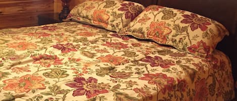 3 habitaciones, escritorio, wifi y ropa de cama