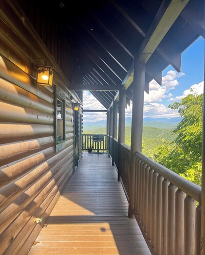 The Highlander -OH THE VIEWS!