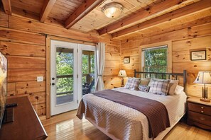 5 عدّة غرف نوم ومكواة/لوح كي وسرير سفر وخدمة الإنترنت