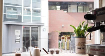 almond hostel & cafe Shibuya