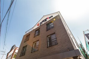 Fachada de la propiedad