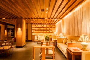 Lobby sitting area - Tianyu Boutique Hotel (Lijiang)