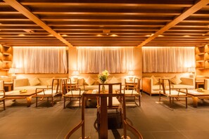 Lobby sitting area - Tianyu Boutique Hotel (Lijiang)