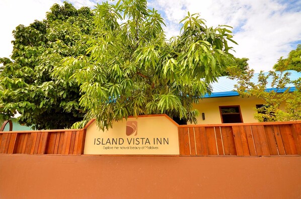 Pintu masuk hartanah