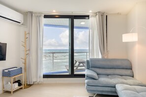 스카이룸 (501호) | 암막 커튼, 방음 설비, 무료 WiFi, 침대 시트