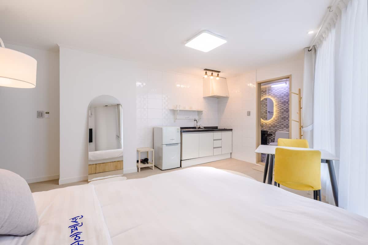 Blackout curtains, soundproofing, free WiFi, bed sheets