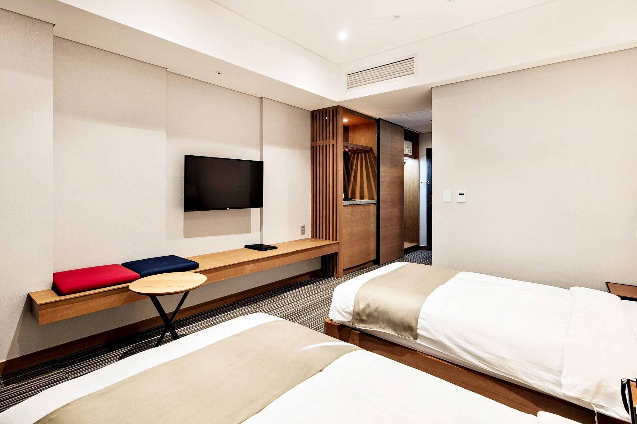 standard twin room [check-out at 12:00, welcome drink](free for one child between 0 and 6 years old) | 1 bedroom, blackout curtains, free wifi, bed sheets