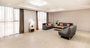 Residence Presidential Suite (+Massage Chair)