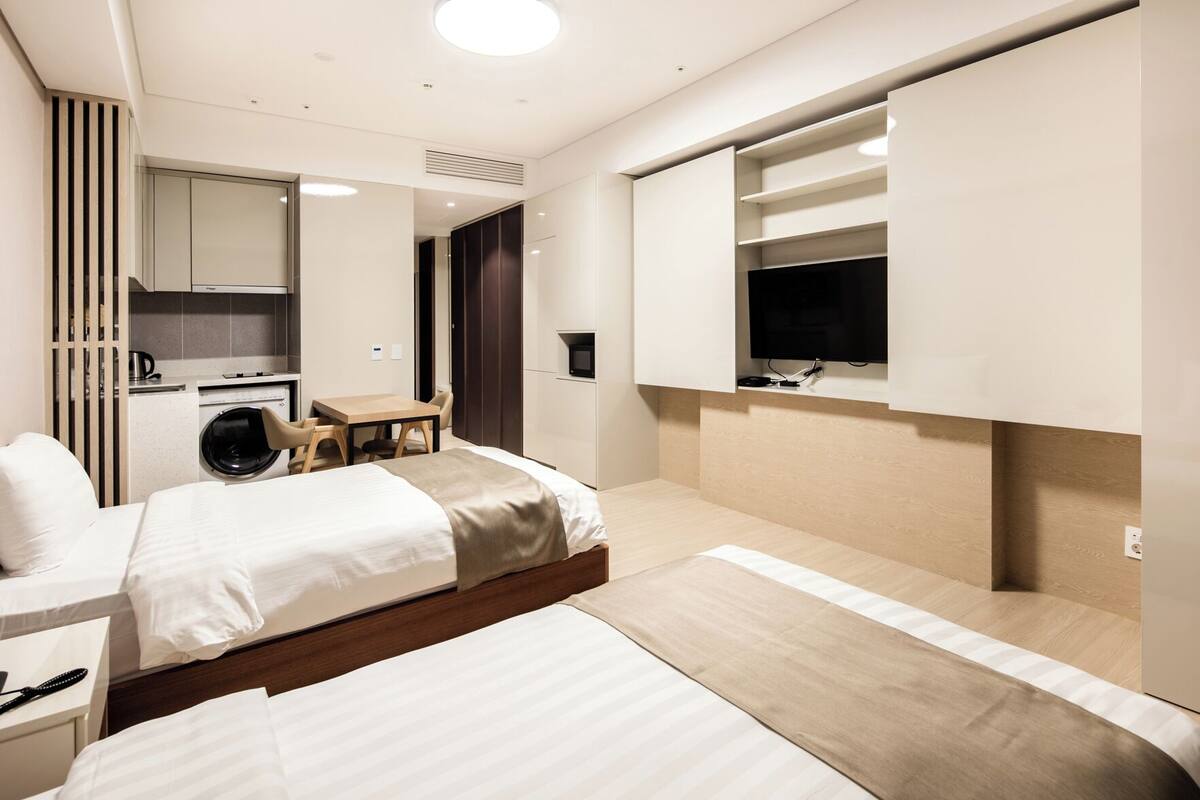 Blackout drapes, WiFi (free), bed sheets