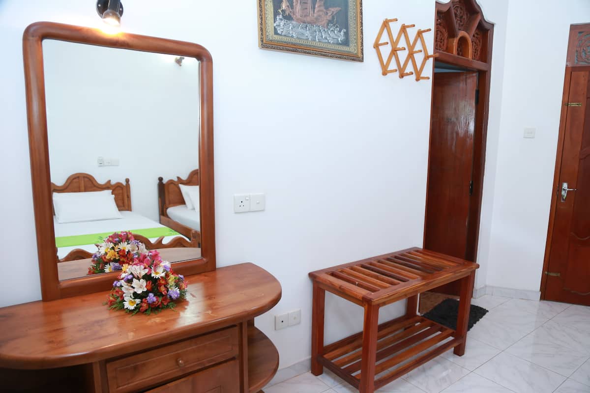 1 bedroom, minibar, desk, iron/ironing board