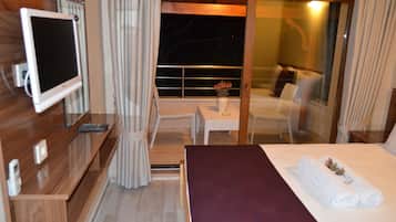 Habitación doble Deluxe, vista al mar | Ropa de cama de alta calidad y wifi gratis