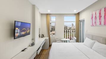 Minibar, blackout drapes, soundproofing, free WiFi