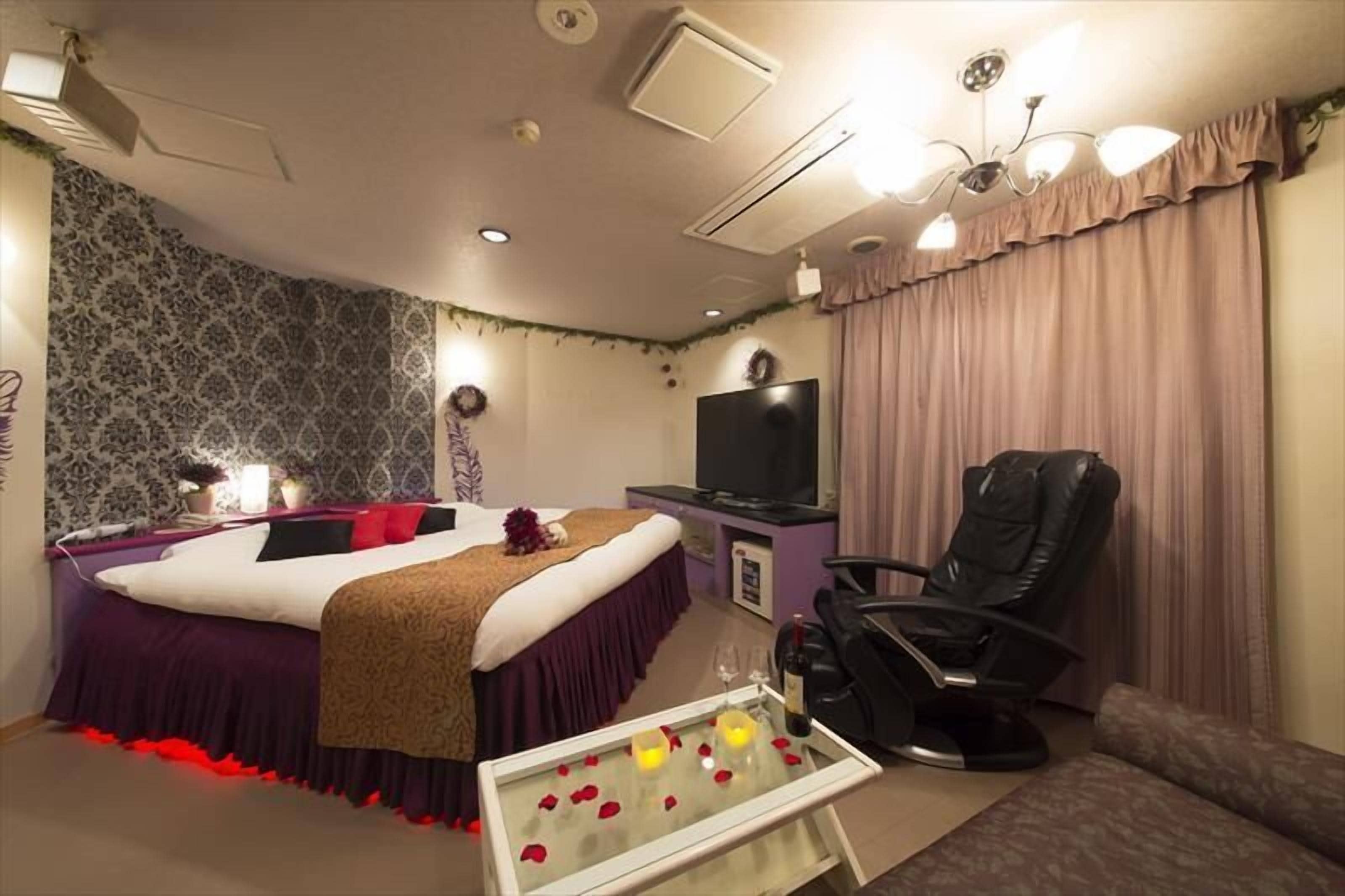 Standard Double Room | Free WiFi, bed sheets