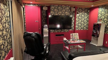 Standard Double Room | Free WiFi, bed sheets