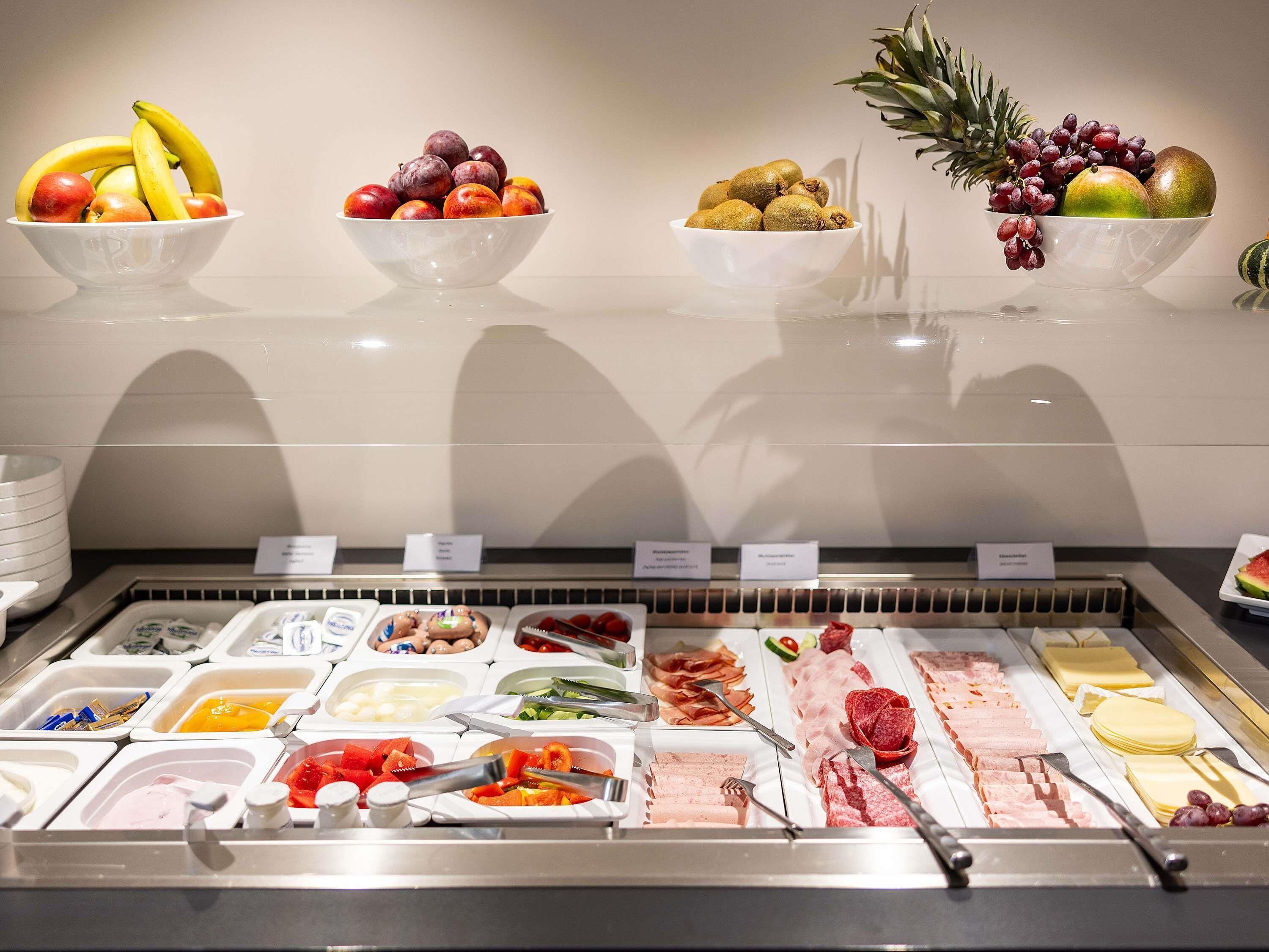 buffet breakfast for a fee on weekends