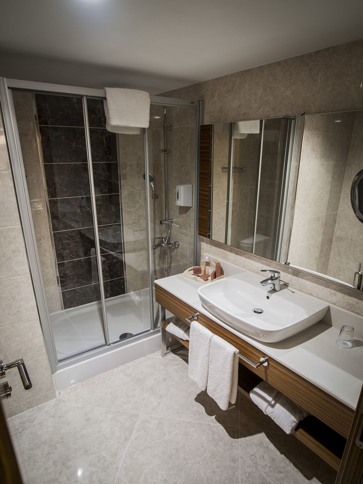 shower, free toiletries, hair dryer, slippers