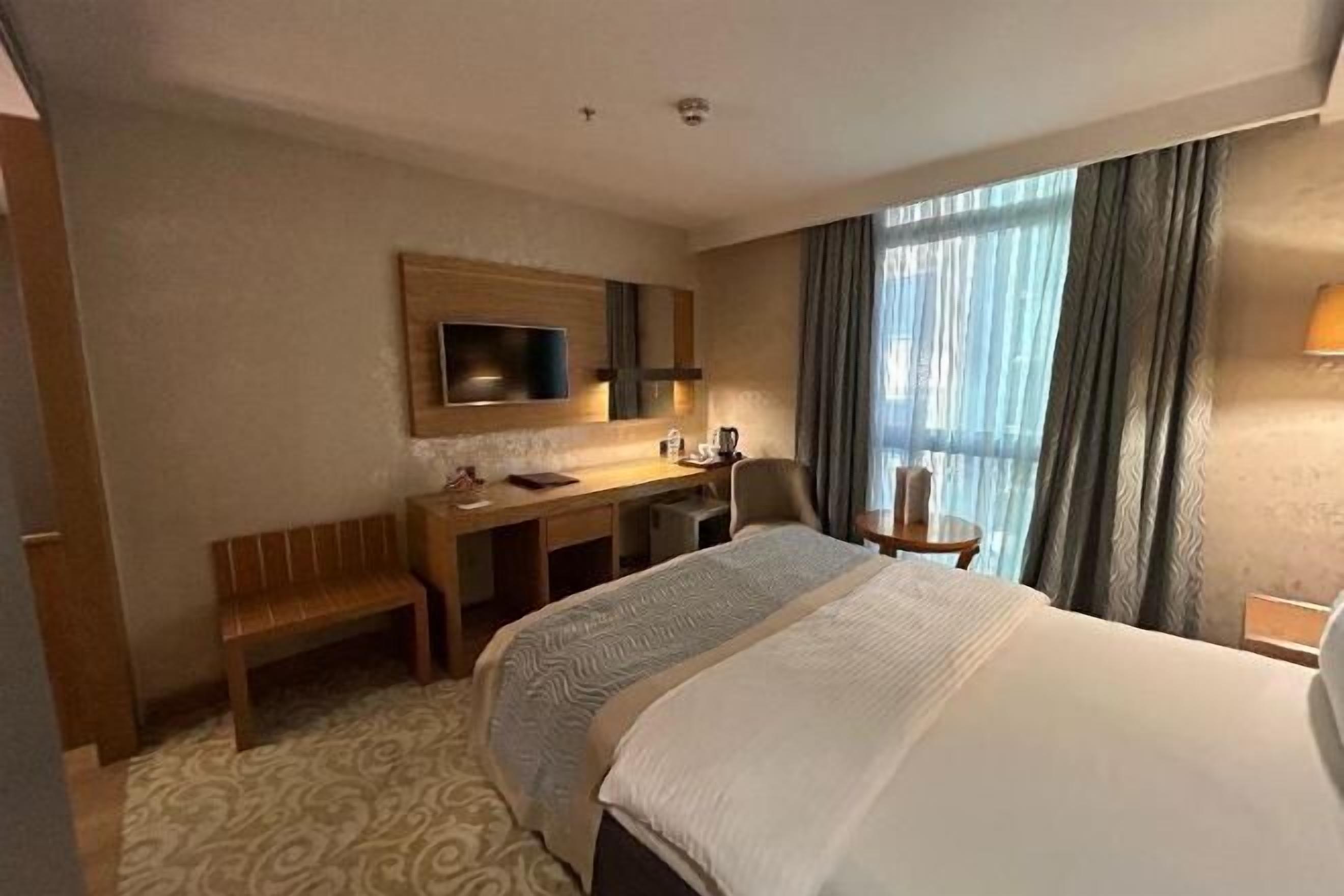 Premium bedding, minibar, in-room safe, soundproofing