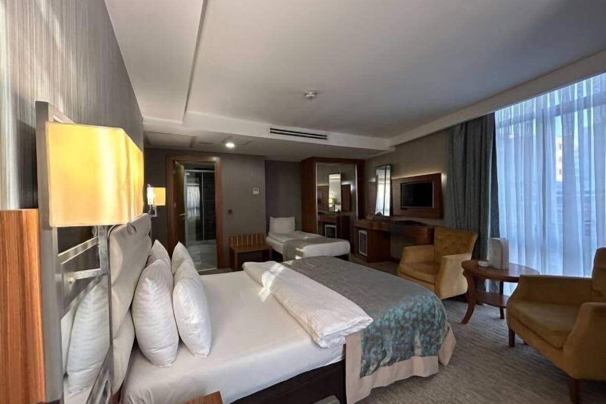 Premium bedding, minibar, in-room safe, soundproofing