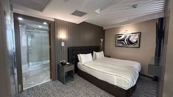 Phòng Suite Junior | Bộ đồ giường cao cấp, minibar, két bảo mật tại phòng