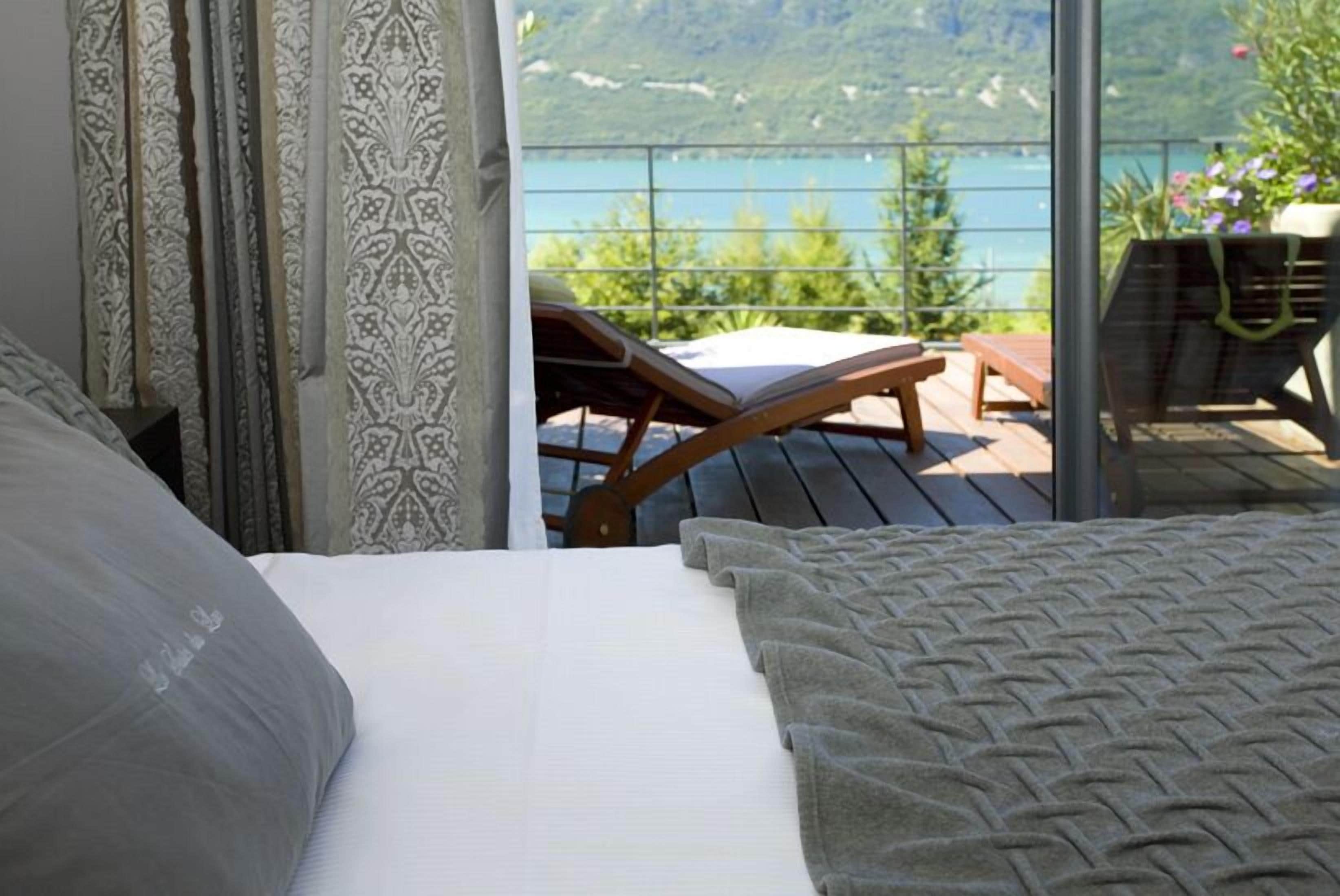 1 bedroom, premium bedding, minibar, in-room safe