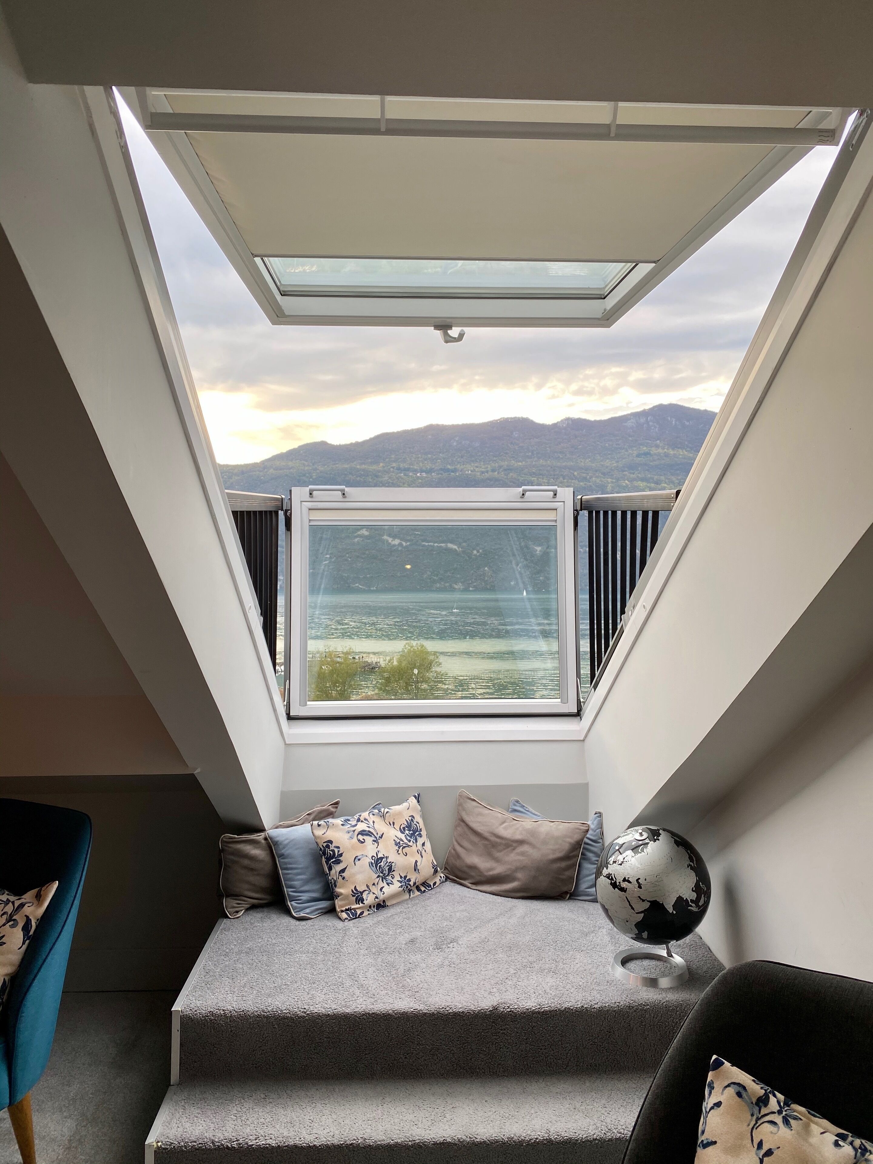 classic double room, hot tub, lake view ( memard collombier épine) | interior