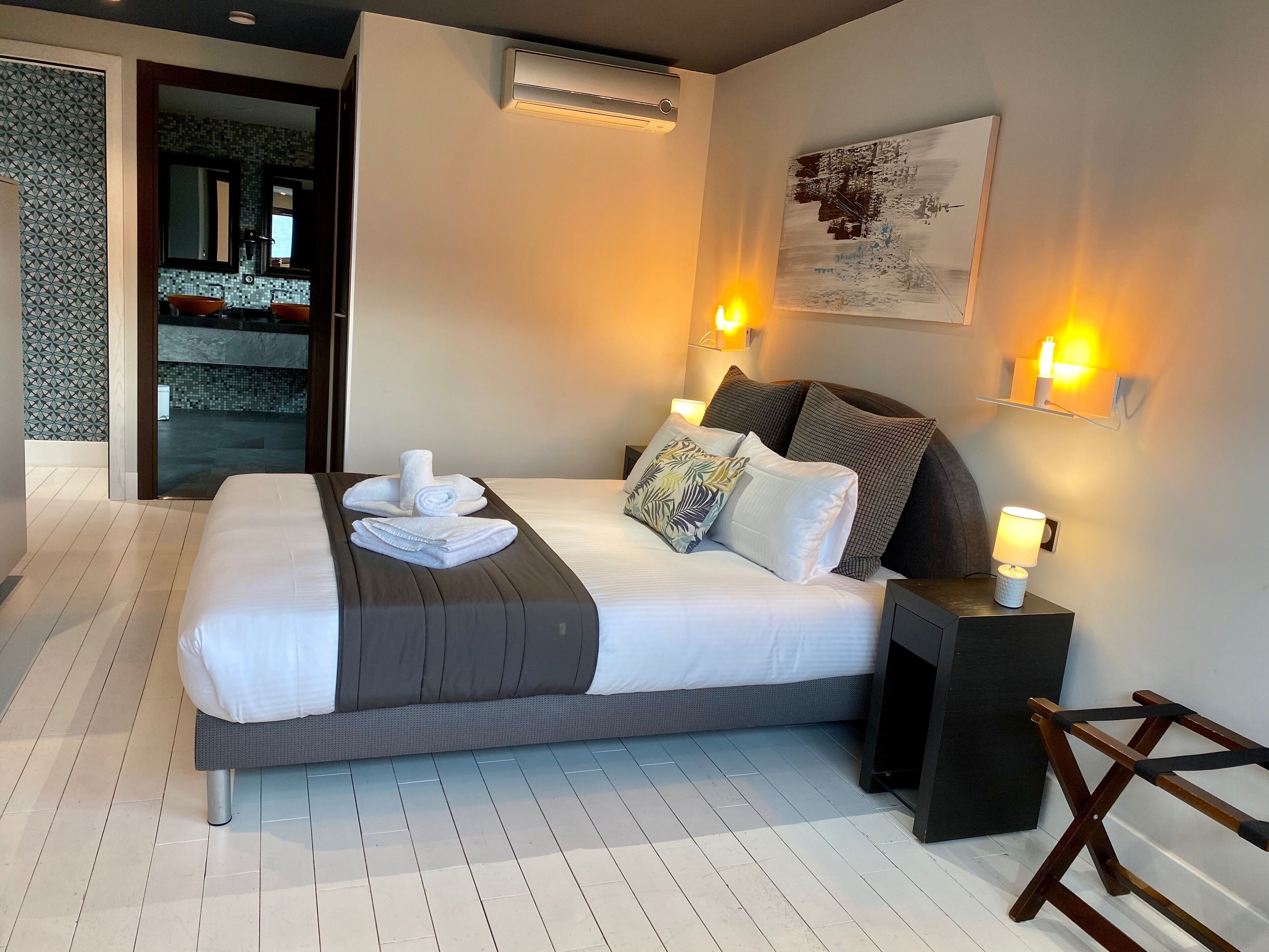 standard double room, lake view (sans balcon) | 1 bedroom, premium bedding, minibar, in-room safe