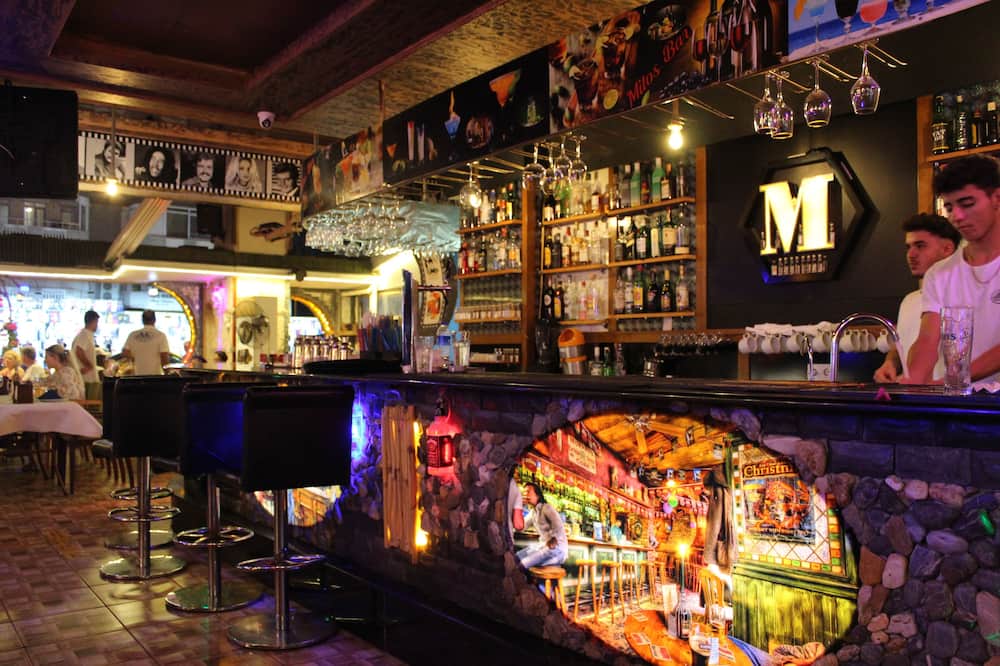 Mitos App & Hotel