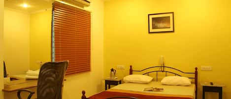 Habitació doble (AC) | Caixa forta a l'habitació, escriptori i habitacions insonoritzades