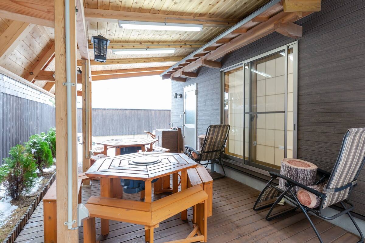 Japanese Room - Quintuple, (Non-Smoking) | In-room safe, iron/ironing board, free WiFi, bed sheets