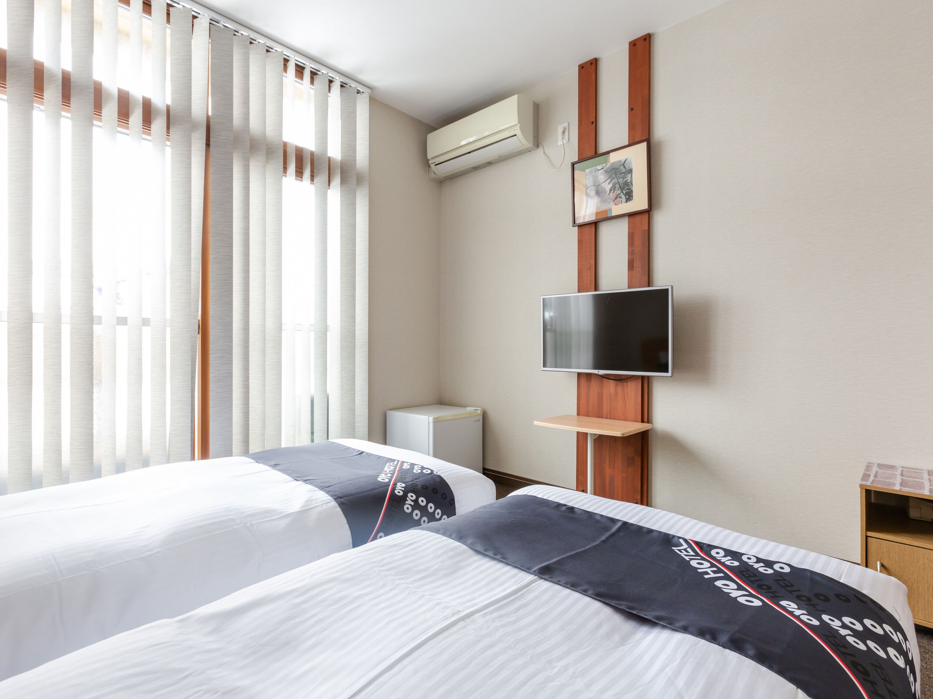 Twin Room (Non Smoking) | In-room safe, iron/ironing board, free WiFi, bed sheets