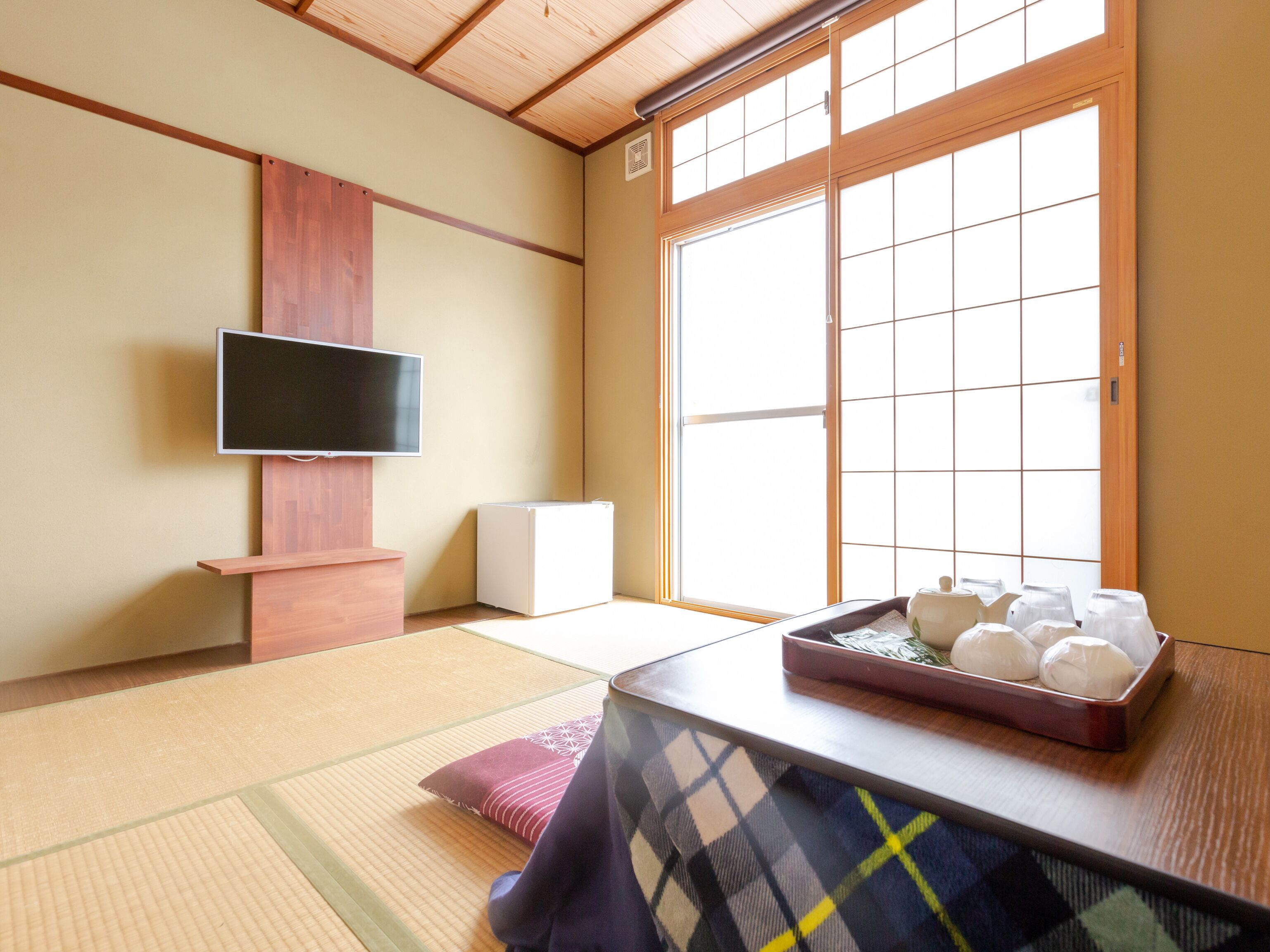 japanese room with shared washroom - twin (non-smoking) | in-room safe, iron/ironing board, free wifi, bed sheets