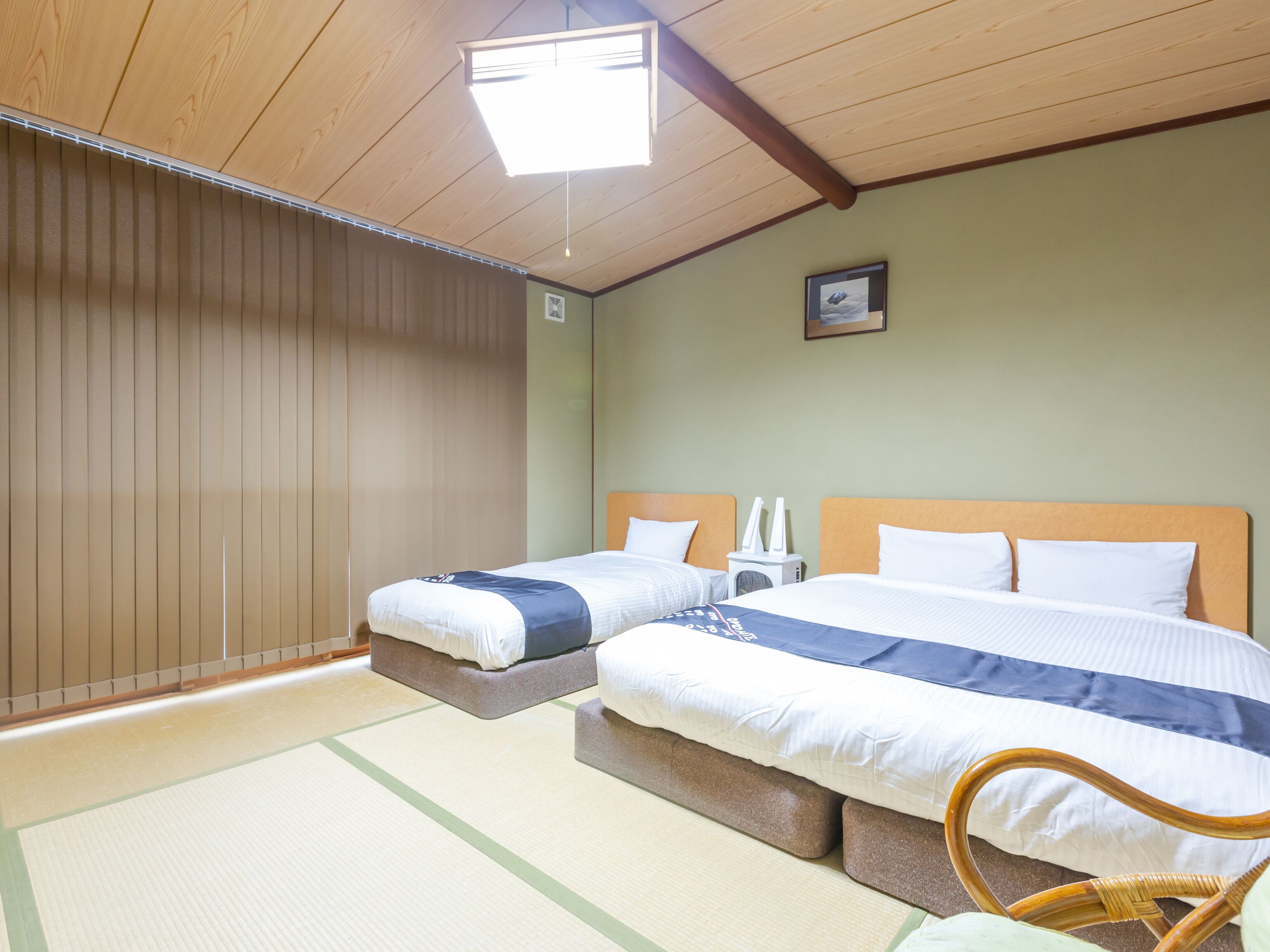 In-room safe, iron/ironing board, free WiFi, bed sheets