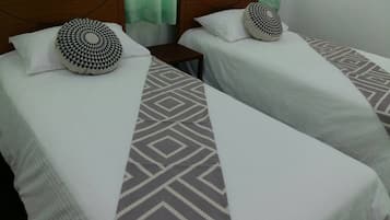 3 bedrooms, desk, iron/ironing board, free WiFi
