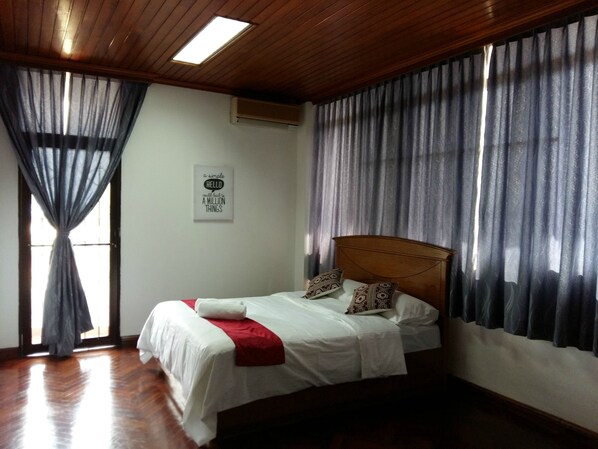 Basic Apartment, 3 Bedrooms | 3 bedrooms, desk, iron/ironing board, free WiFi