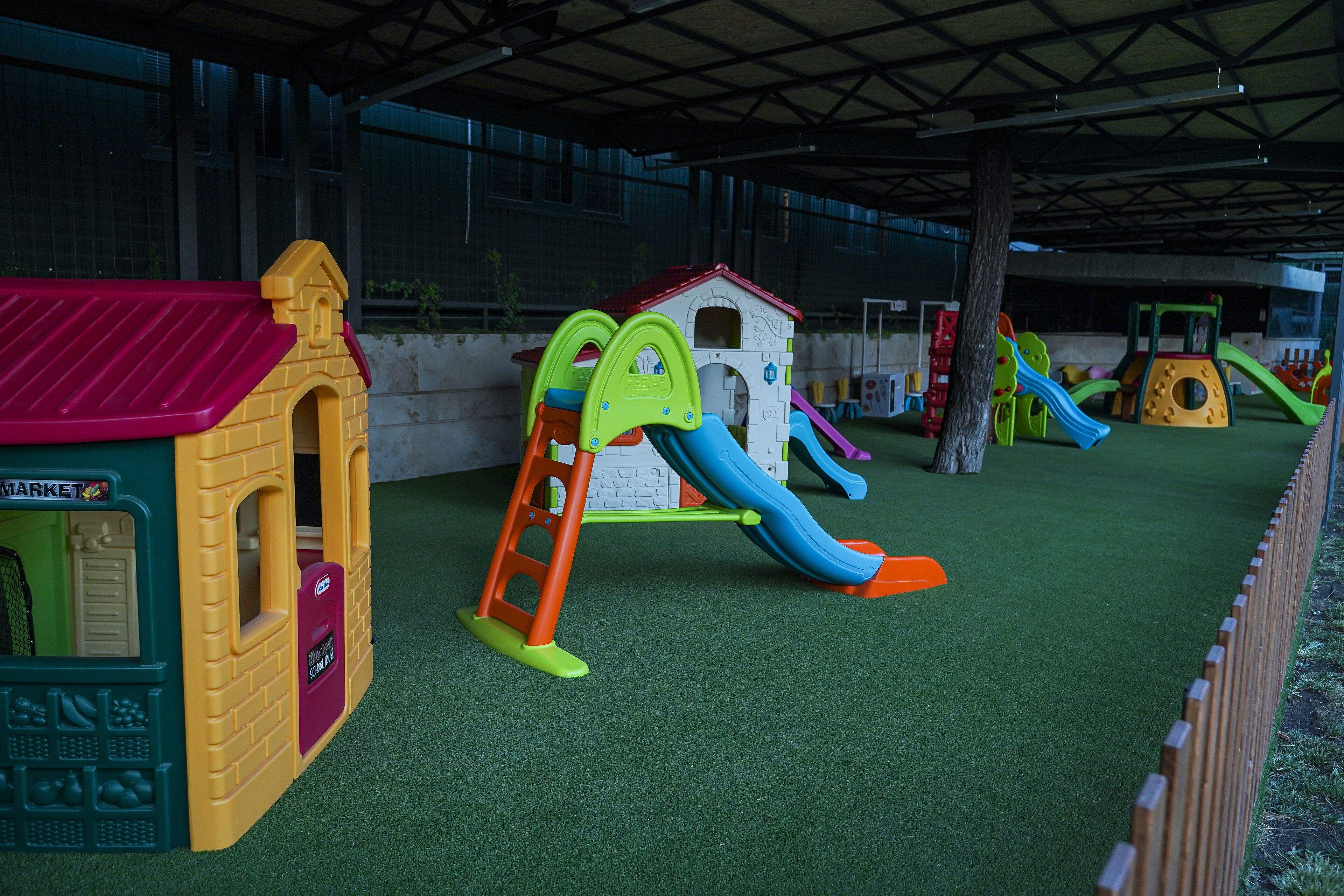 children’s play area – outdoor