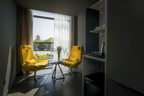 Deluxe King Room | Premium bedding, down comforters, minibar, in-room safe - Messier 53 Hotel Yerevan (Yerevan)