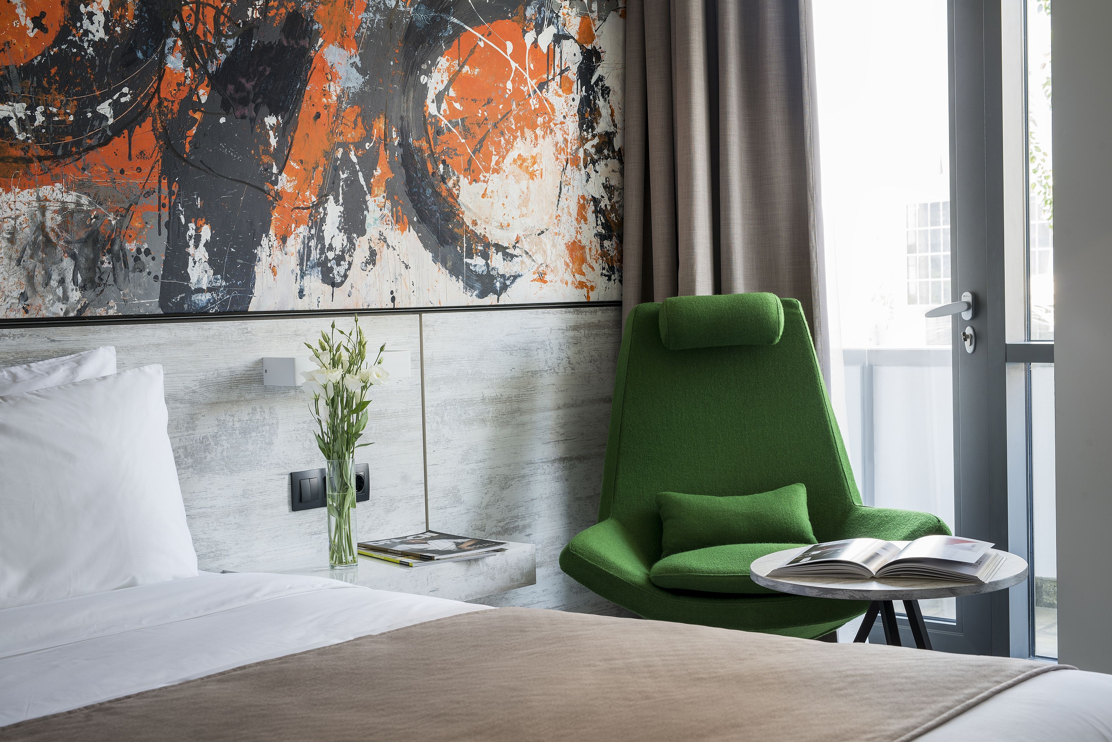 standard queen room | 1 bedroom, premium bedding, down duvets, minibar