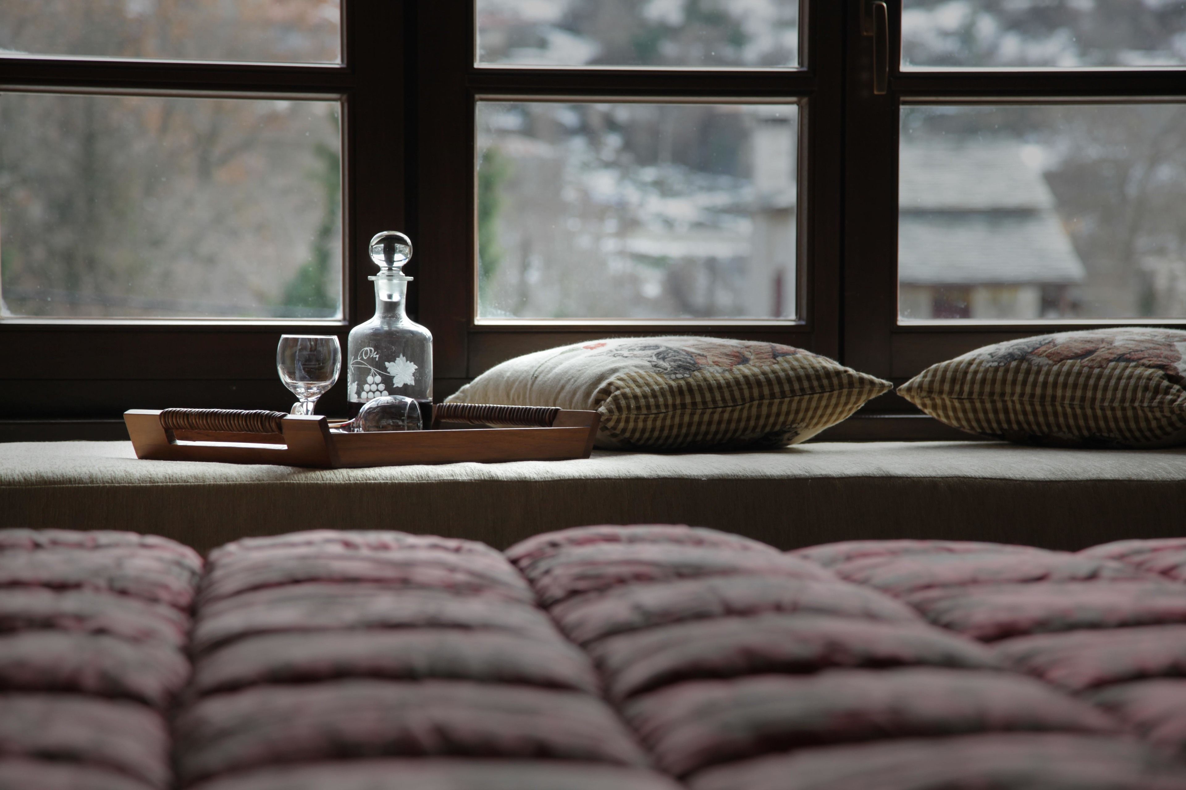 Triple Room, Mountain View | Soundproofing, iron/ironing board, free cots/infant beds, free WiFi