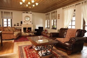 Interior detail - Arxontiko Krana (Zagori)