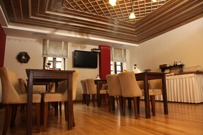 Tägliches inbegriffenes Frühstücksbuffet