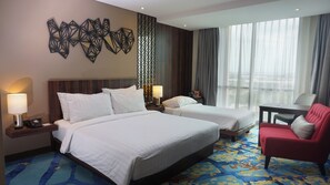 Deluxe Triple Room | In-room safe, desk, blackout drapes, free WiFi