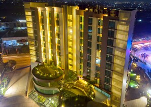 Front of property – evening/night - Grand Soll Marina Hotel (Tangerang)